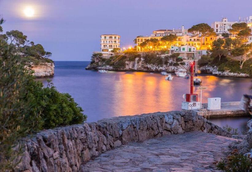 مسافرخانه Santanyi Port