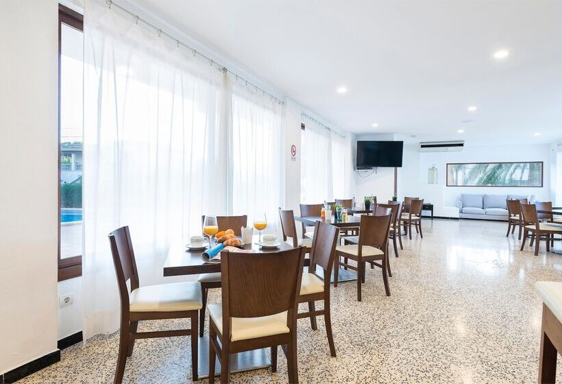 مسافرخانه Santanyi Port