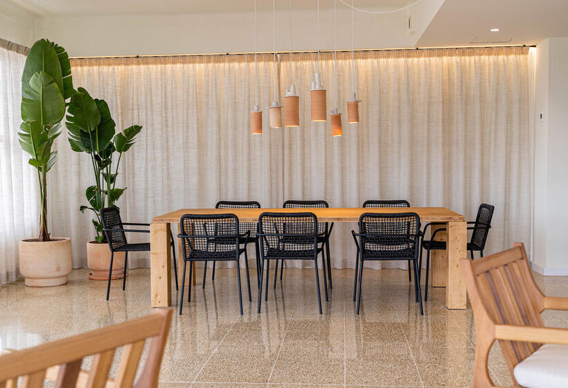 مسافرخانه Santanyi Port