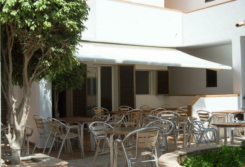 مسافرخانه Sol Y Mar