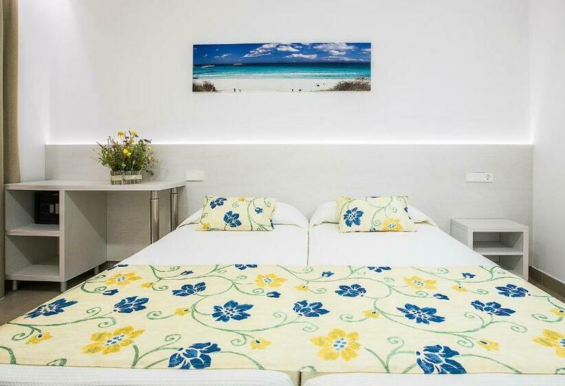 مسافرخانه Sol Y Mar