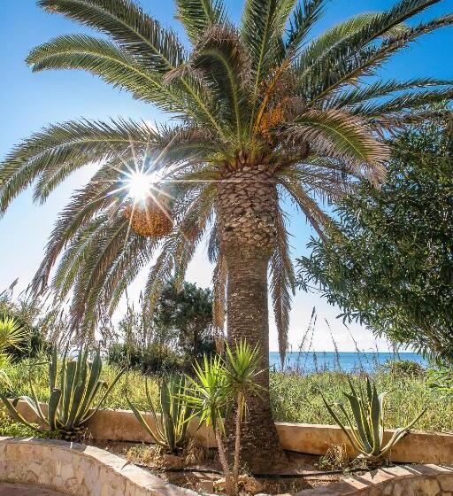 مسافرخانه Sol Y Mar