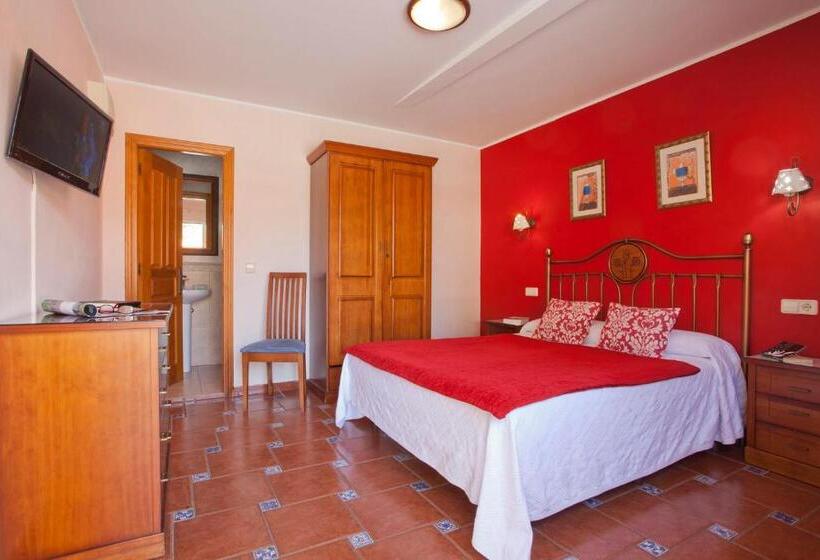 בית מלון כפרי Alvaro