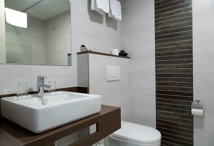 فندق Apartamentos Es Caló