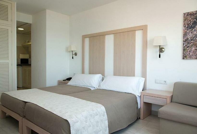 فندق Apartamentos Es Caló