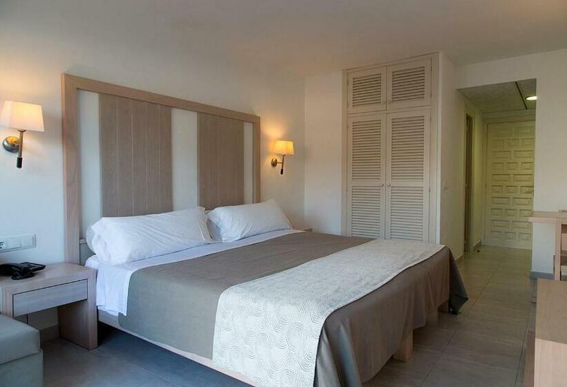 فندق Apartamentos Es Caló