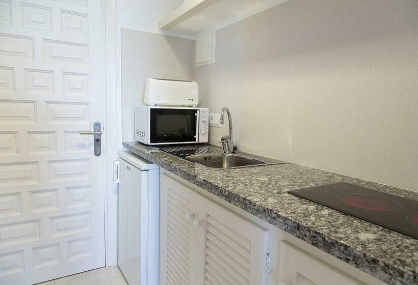 فندق Apartamentos Es Caló