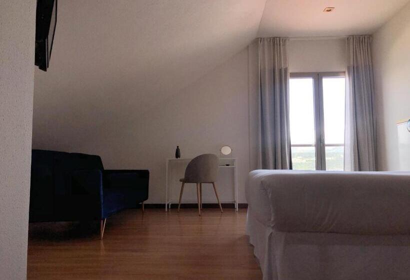 هتل As Hortensias