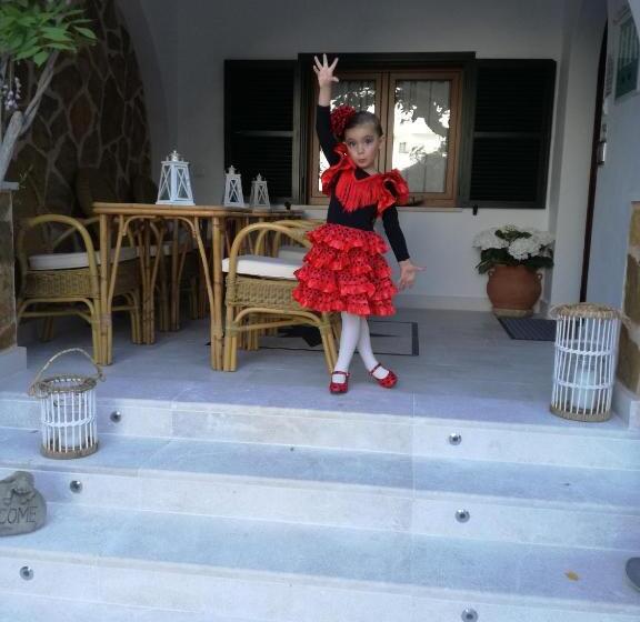 هتل Boutique Hostal Mistral