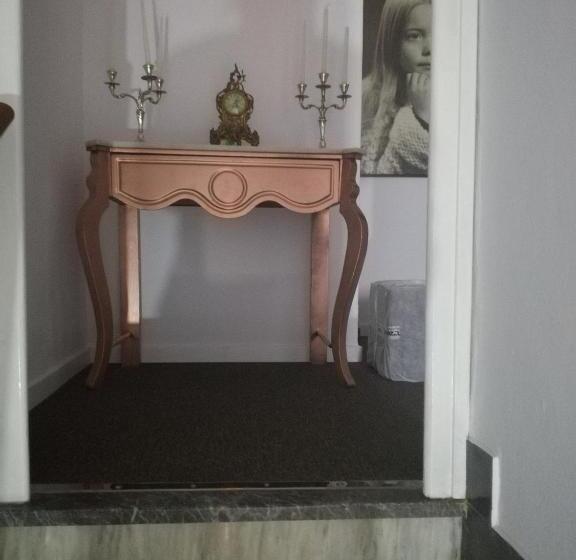 هتل Boutique Hostal Mistral