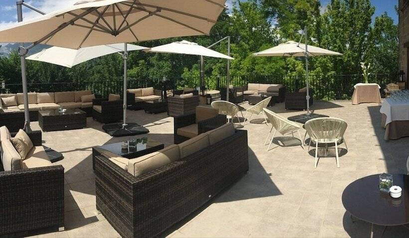 בית מלון כפרי Castillo El Collado