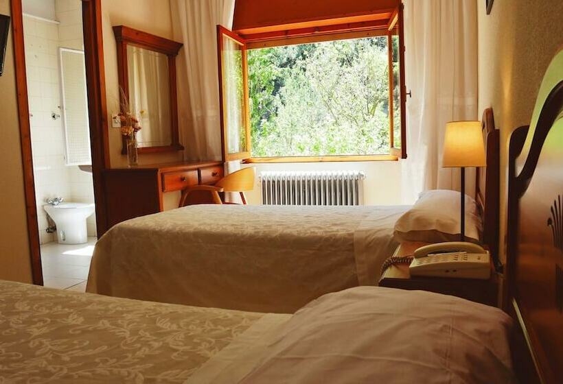 호텔 El Balneario De Tus