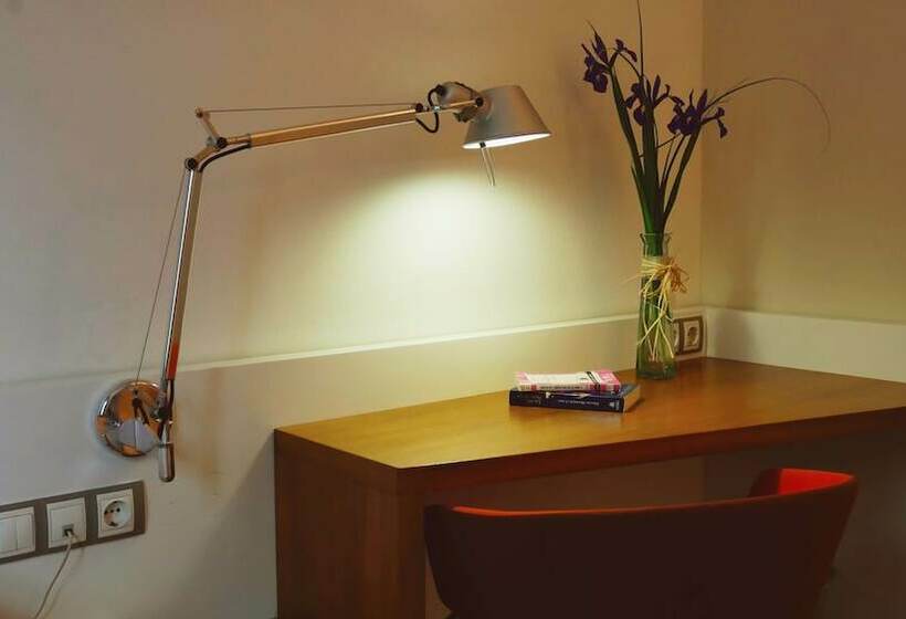 호텔 El Balneario De Tus