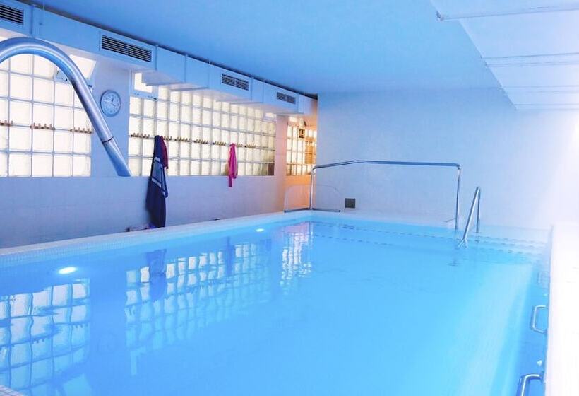 호텔 El Balneario De Tus