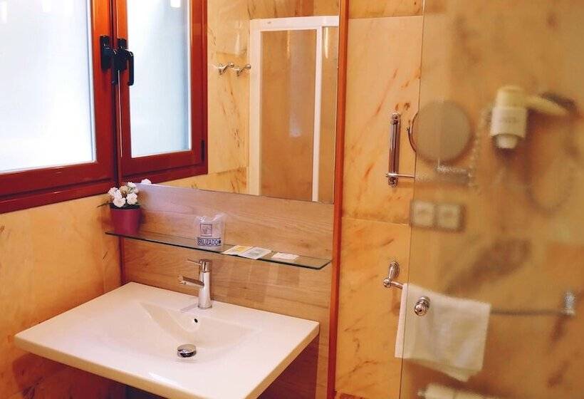 호텔 El Balneario De Tus