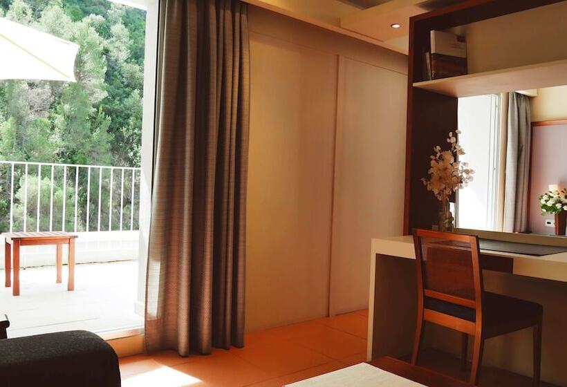 호텔 El Balneario De Tus