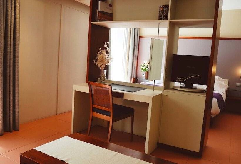 호텔 El Balneario De Tus