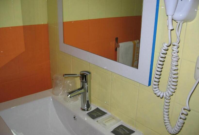 فندق Fray Juán Gil