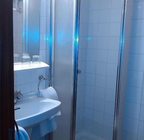 هتل Hospedaje Covadonga