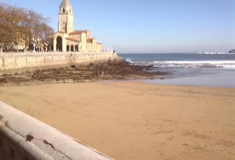 هتل Hospedaje Covadonga