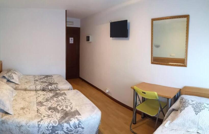 هتل Hospedaje Covadonga