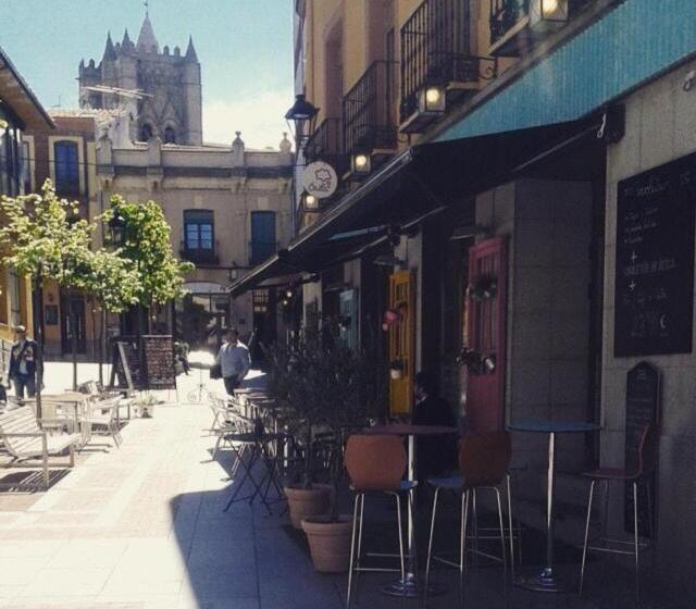 فندق Hostal Alcántara