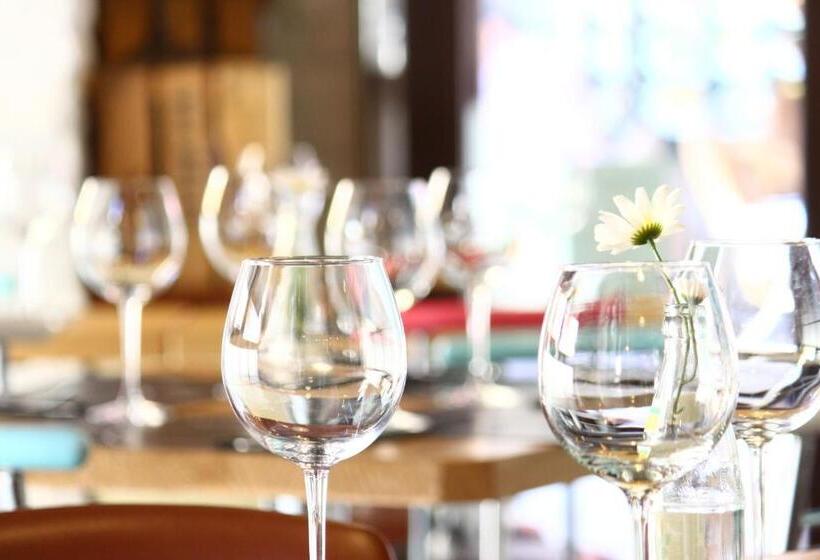 فندق Hostal Alcántara