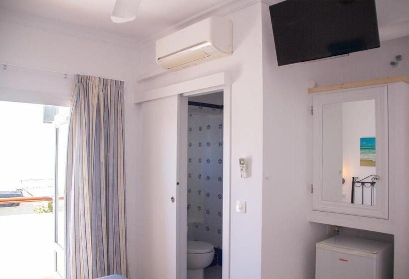 هتل Hostal Alemania