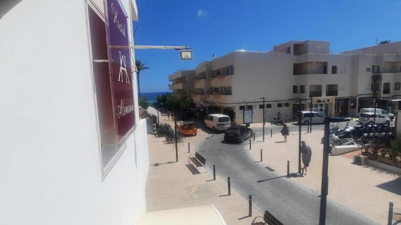 هتل Hostal Alemania