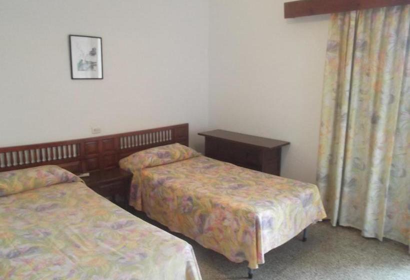 בית מלון כפרי Hostal Alocs