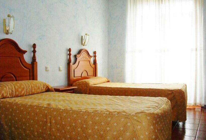 فندق Hostal Bellas