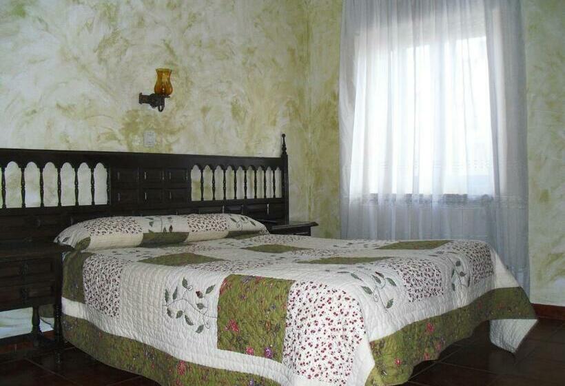 فندق Hostal Bellas