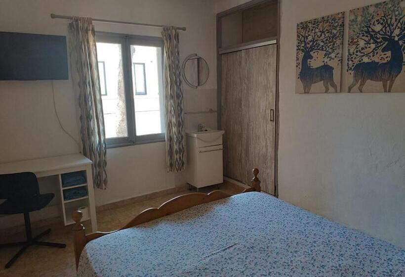 فندق Hostal Bélgica