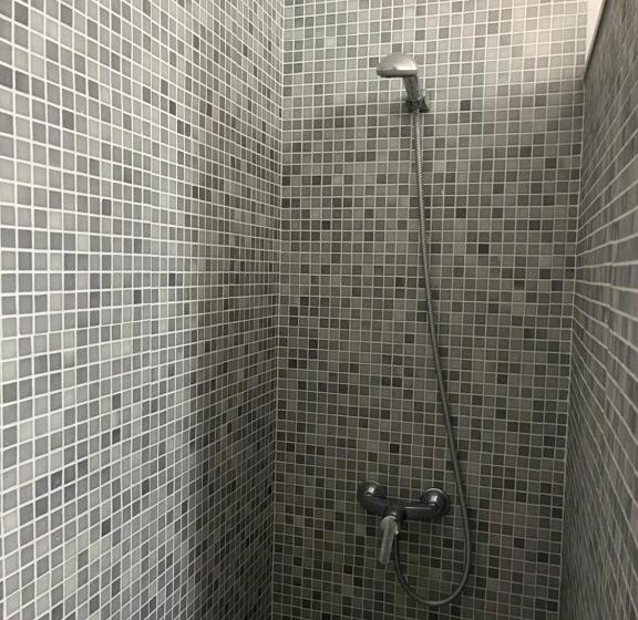 هتل Hostal Can Gallu