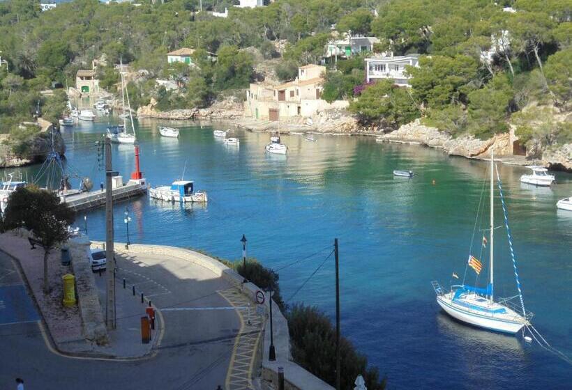 هتل Hostal Can Jordi