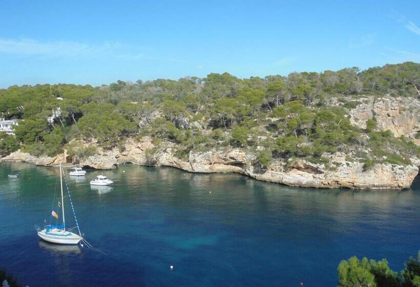 هتل Hostal Can Jordi