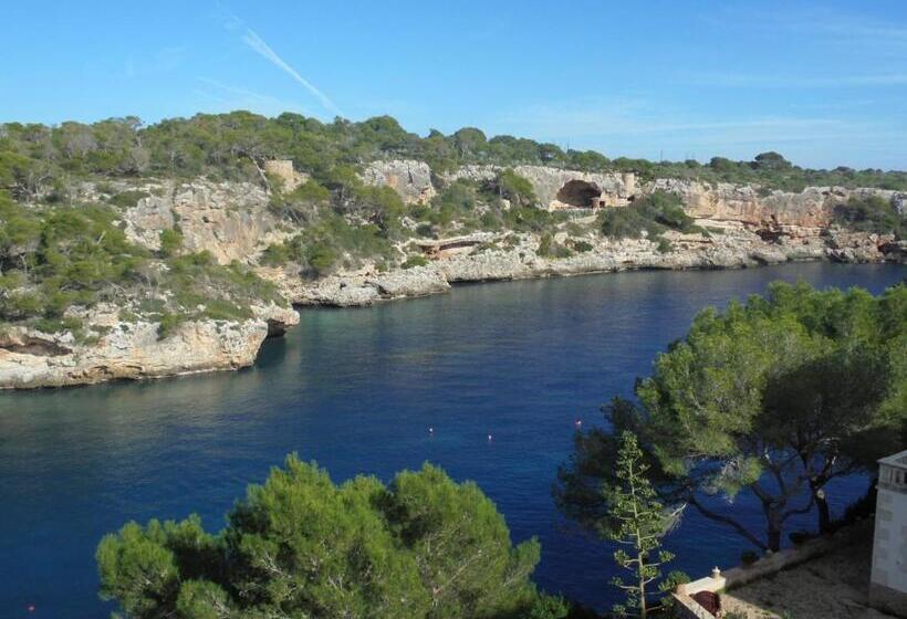 هتل Hostal Can Jordi