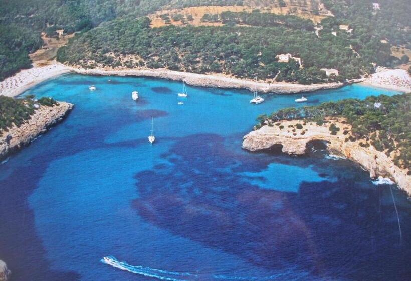 هتل Hostal Can Jordi