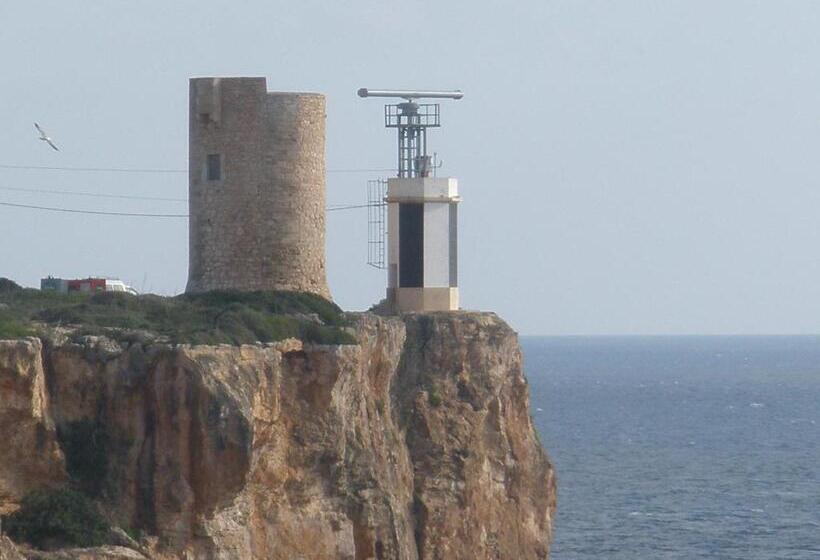 هتل Hostal Can Jordi