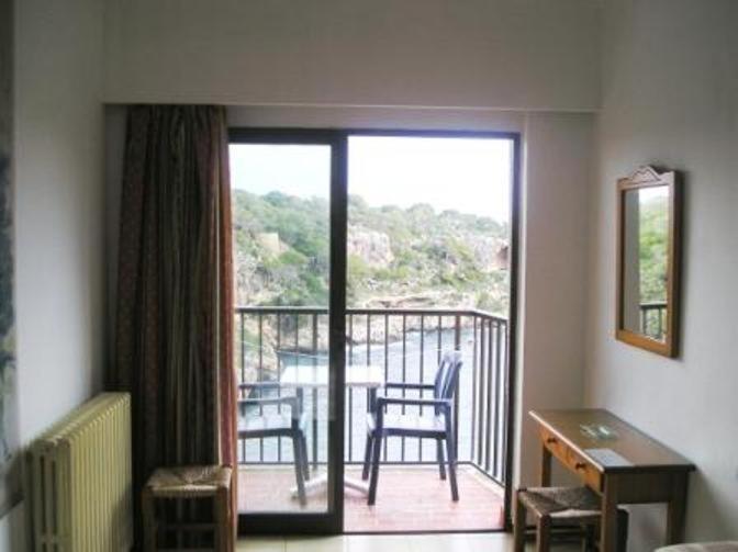 هتل Hostal Can Jordi