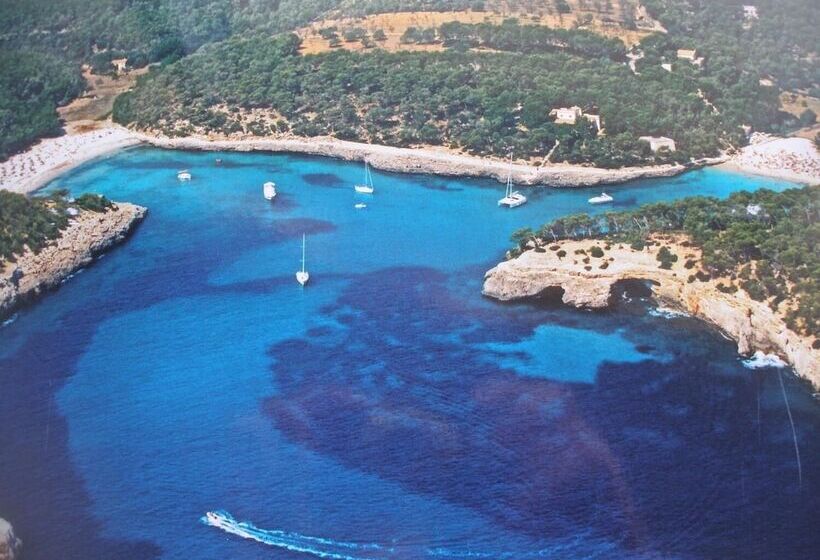 هتل Hostal Can Jordi