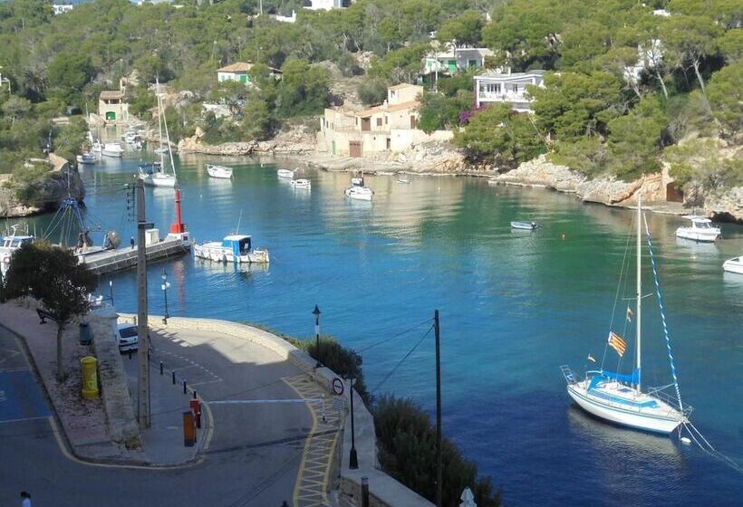 هتل Hostal Can Jordi