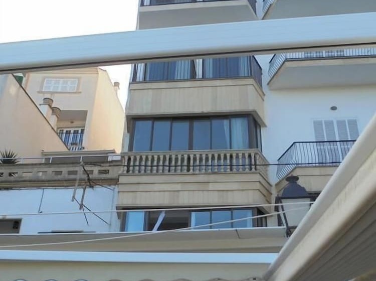 هتل Hostal Can Jordi