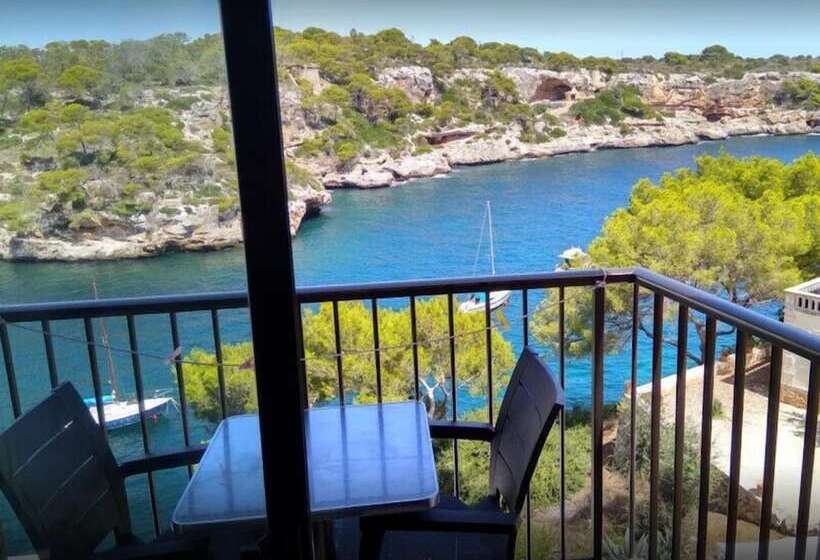 هتل Hostal Can Jordi