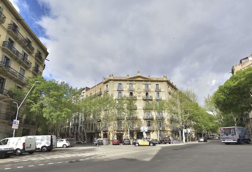 Отель Hostal Girona