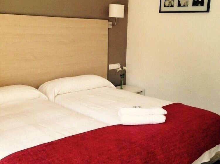 בית מלון כפרי Hostal Jakiton