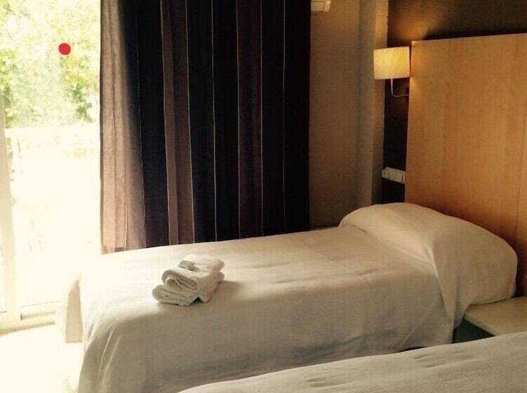 בית מלון כפרי Hostal Jakiton