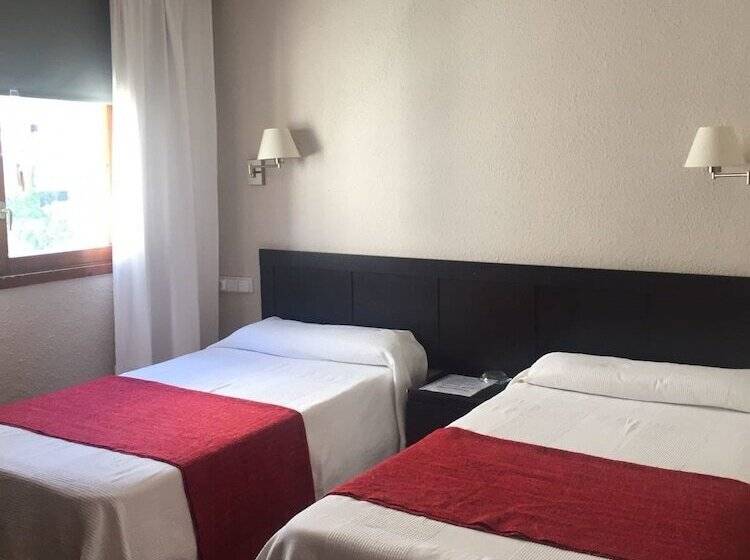 בית מלון כפרי Hostal Jakiton