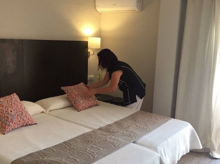 בית מלון כפרי Hostal Jakiton