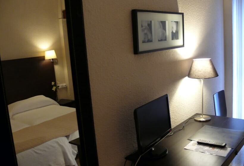 בית מלון כפרי Hostal Jakiton